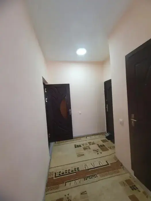 1 xonali kvartira sotiladi − 42 m²