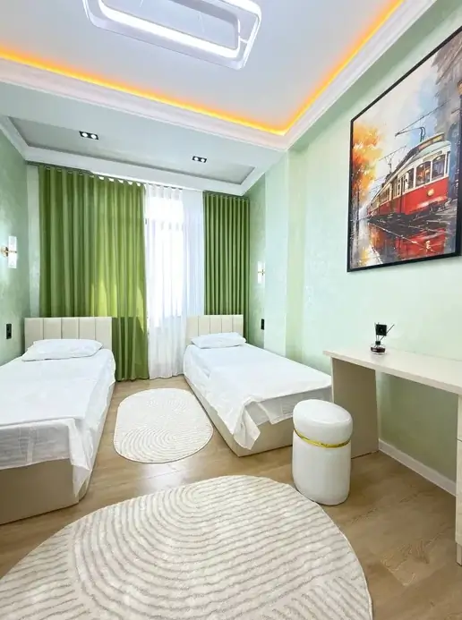 3 xonali kvartira sotiladi − 93 m²