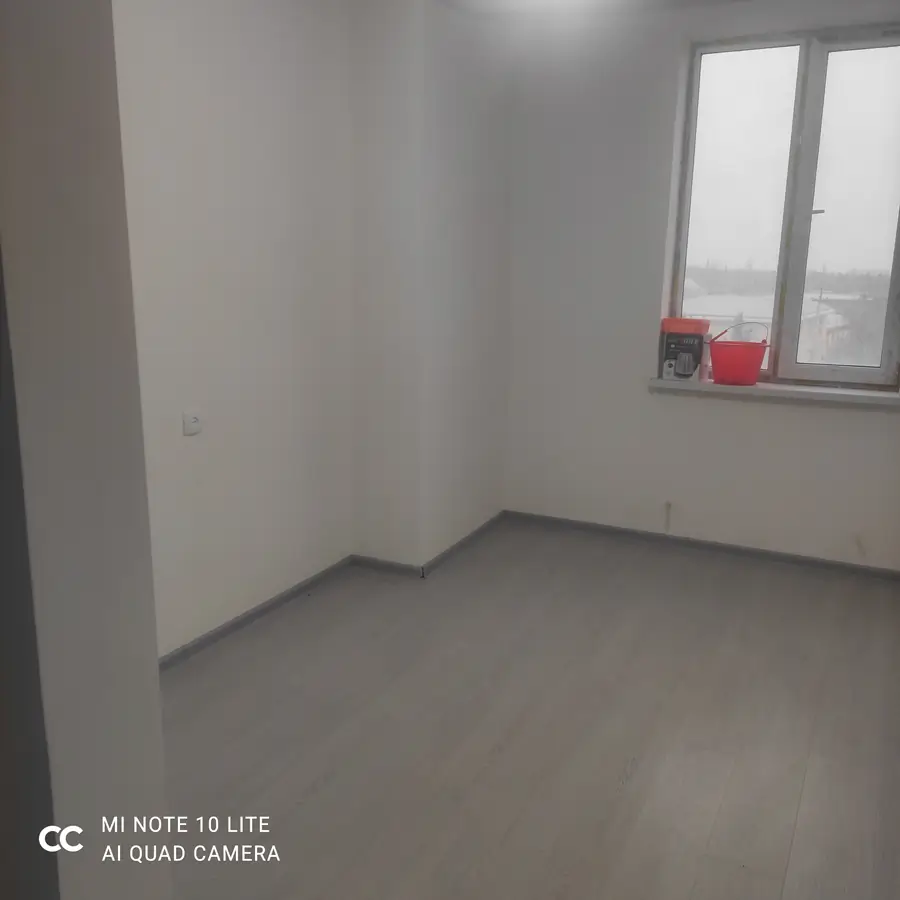 2 xonali kvartira sotiladi − 52.6 m²