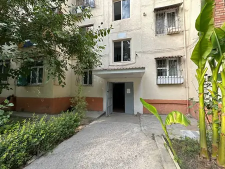 2-комнатная квартира − 33 м², 1/5 этаж