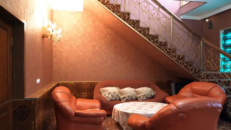 2 qavatli uy sotiladi − 300 m²
