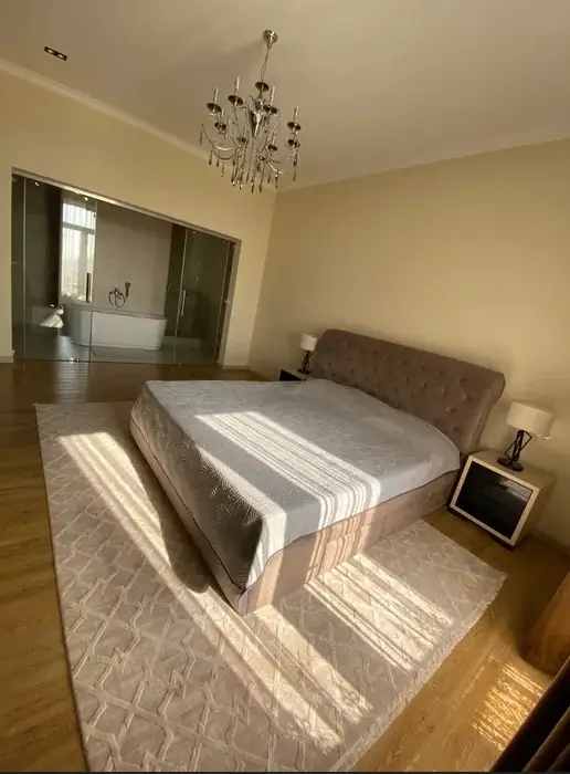 Продается 2-комнатная квартира − 100 м²