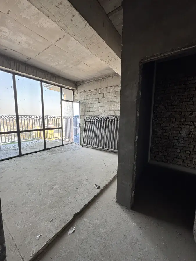 Более 5-комнатная квартира − 157 м², 8/8 этаж