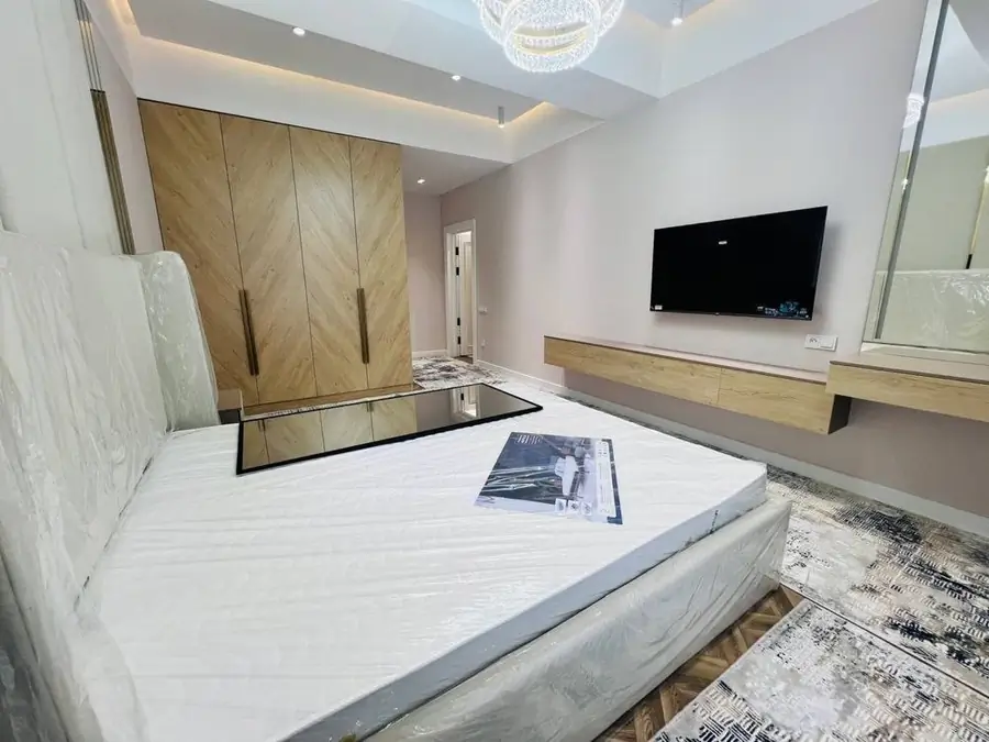 3 xonali kvartira sotiladi − 98 m²