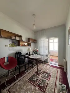 2-комнатная квартира − 80 м², 5/5 этаж