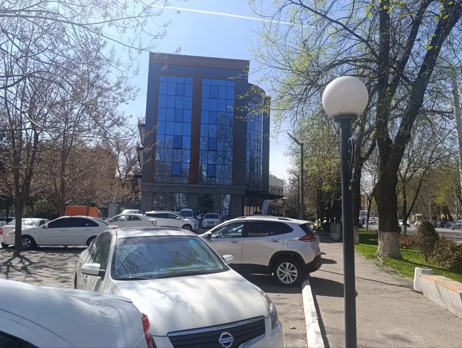Ijaraga ofis − 300 m²
