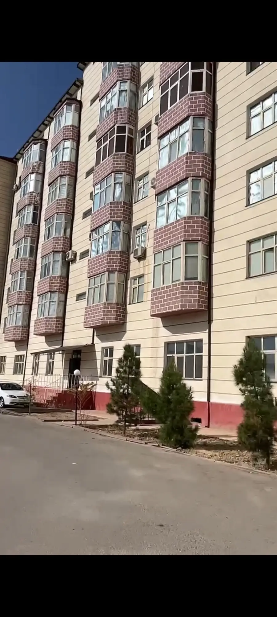 Продается 4-комнатная квартира − 133 м²