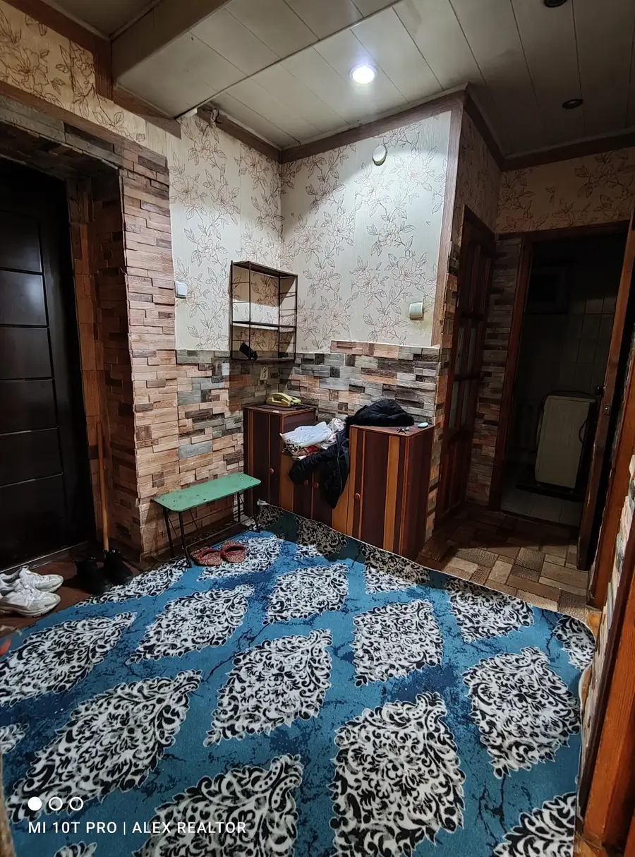 Сдается 2-комнатная квартира − 56 м²