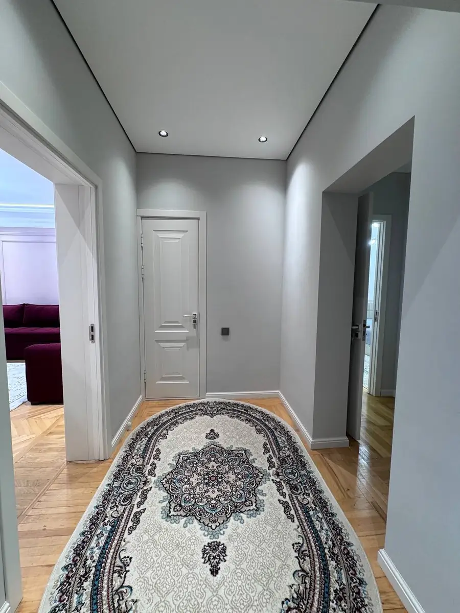 Продается 3-комнатная квартира − 72 м²