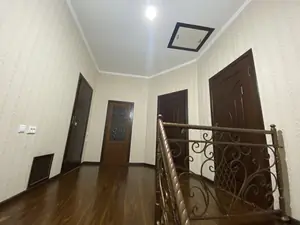 2 qavatli uy sotiladi − 110 m²