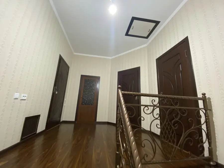 2 qavatli uy sotiladi − 110 m²