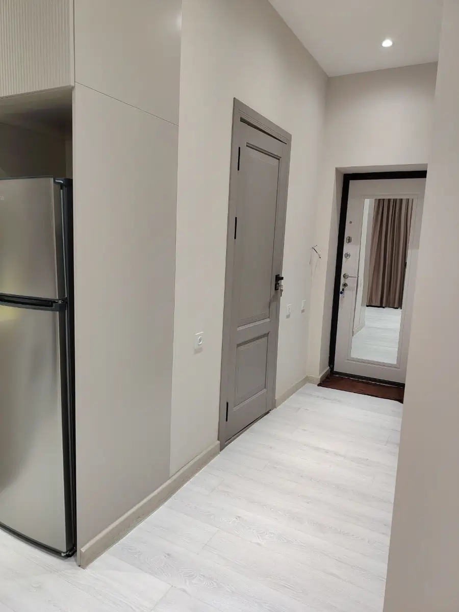 Продается 1-комнатная квартира − 33 м²