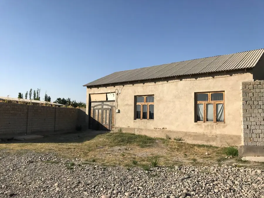 Продается 1-этажный дом − 600 м²