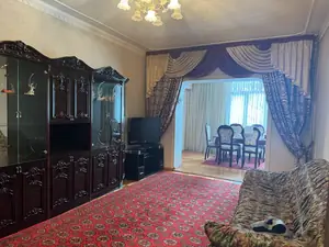 Сдается 4-комнатная квартира − 120 м²