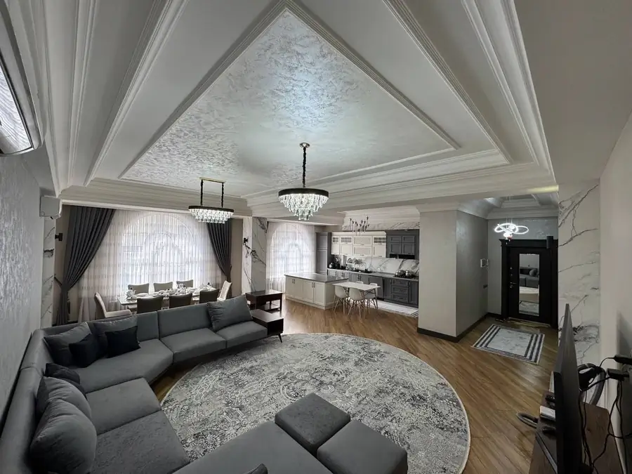 Ijaraga 3 xonali kvartira − 150 m²