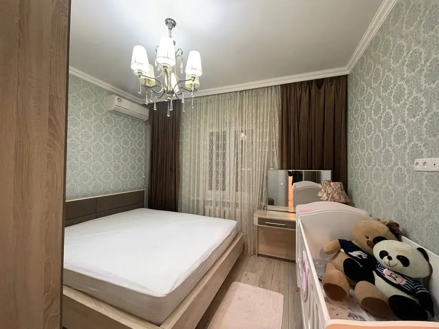 Продается 4-комнатная квартира − 100 м²