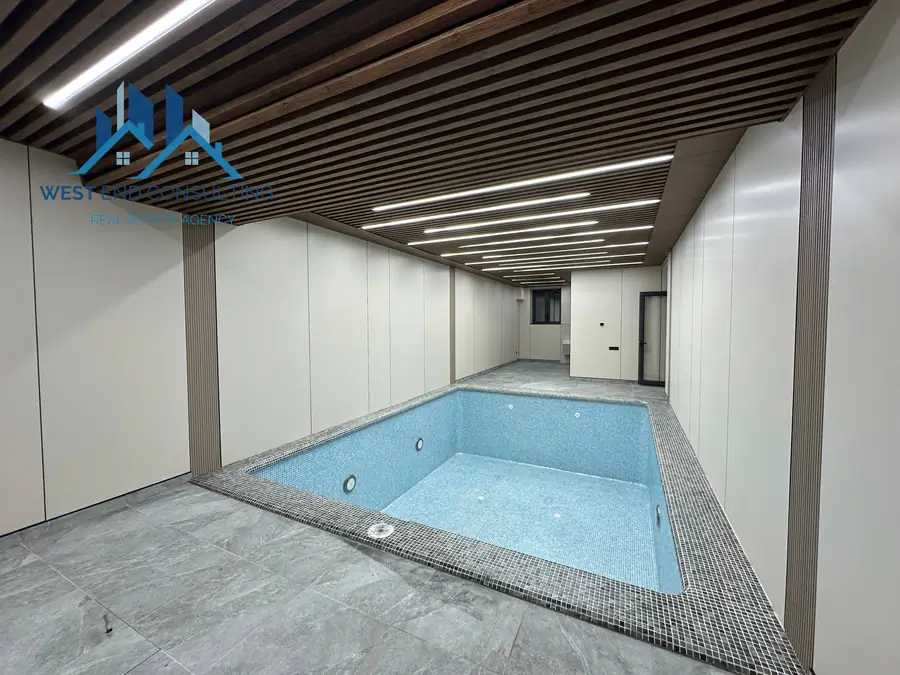 Ijaraga 3 qavatli uy − 350 m²