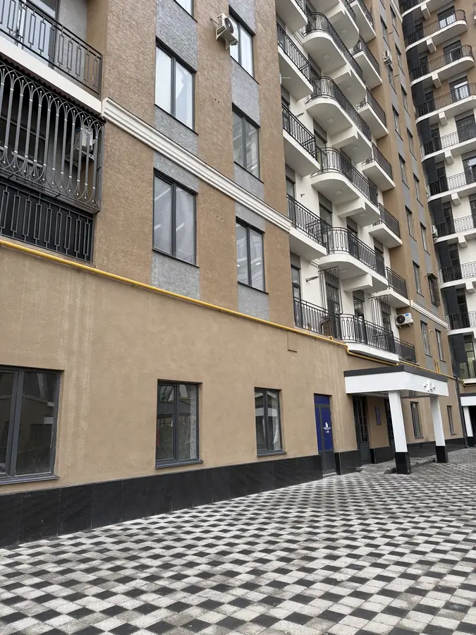 3 xonali kvartira sotiladi − 112 m²