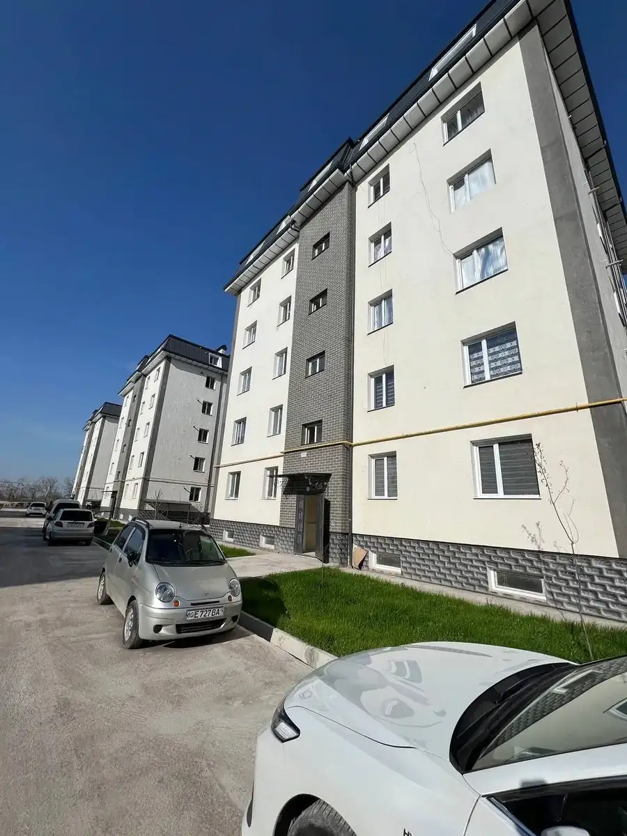 Продается 3-комнатная квартира − 52 м²