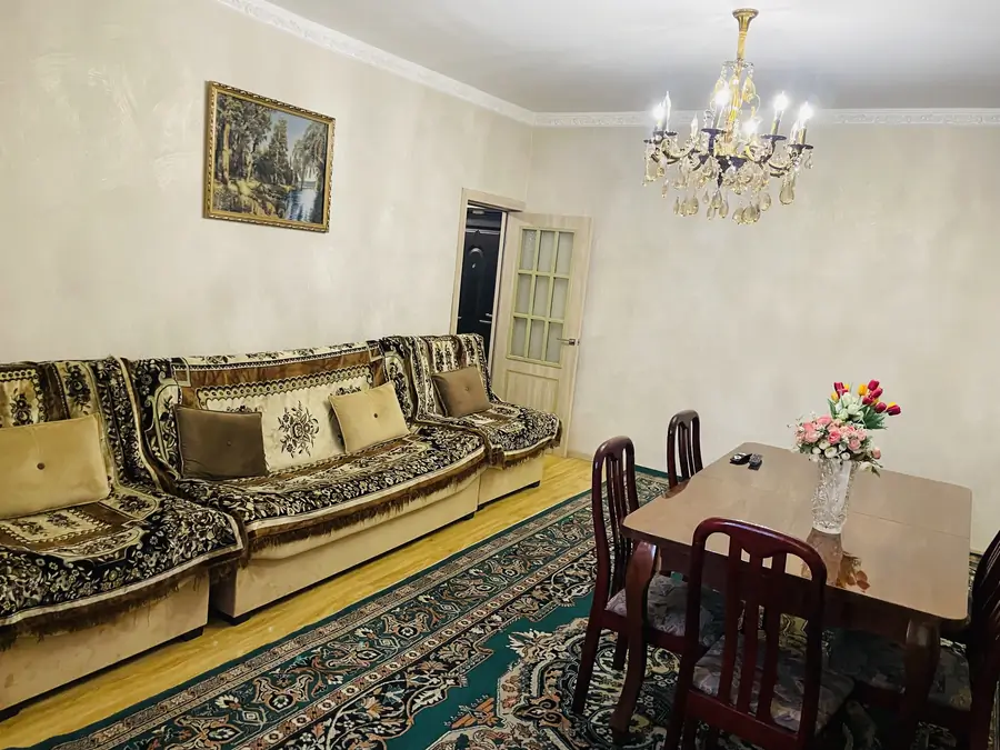 Продается 2-комнатная квартира − 60 м²