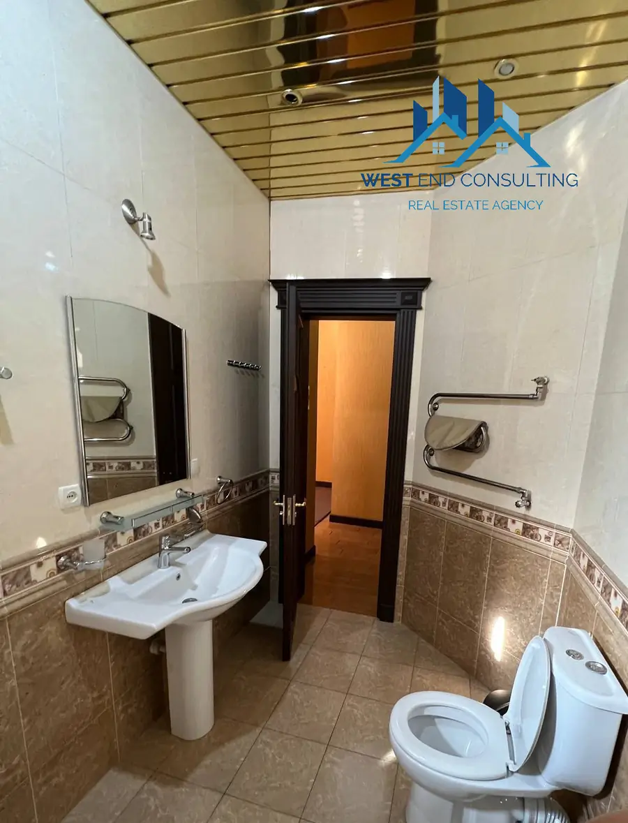 Ijaraga 2 qavatli uy − 300 m²