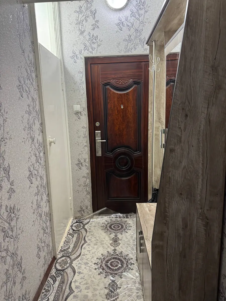 2 xonali kvartira sotiladi − 49 m²