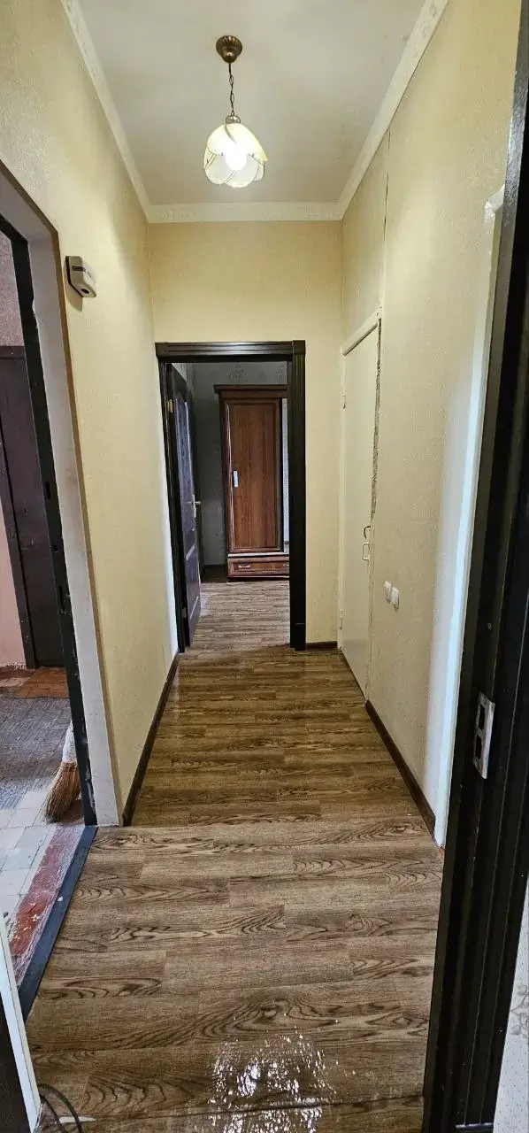 Продается 2-комнатная квартира − 50 м²