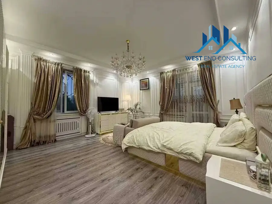 Ijaraga 4 xonali kvartira − 210 m²