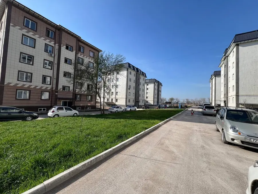 Продается 3-комнатная квартира − 52 м²