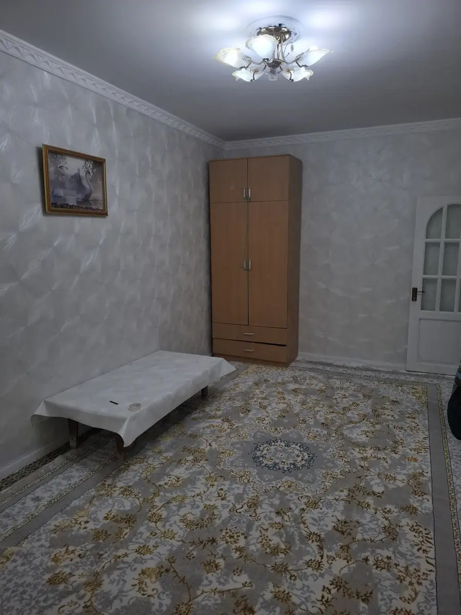 1 xonali kvartira sotiladi − 33 m²