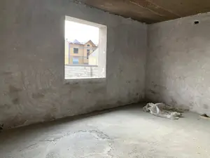 2 qavatli uy − 175.2 m², 2.5 sot.