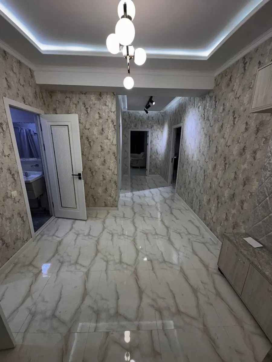 Продается 2-комнатная квартира − 80 м²
