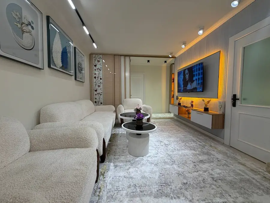 3 xonali kvartira sotiladi − 54 m²