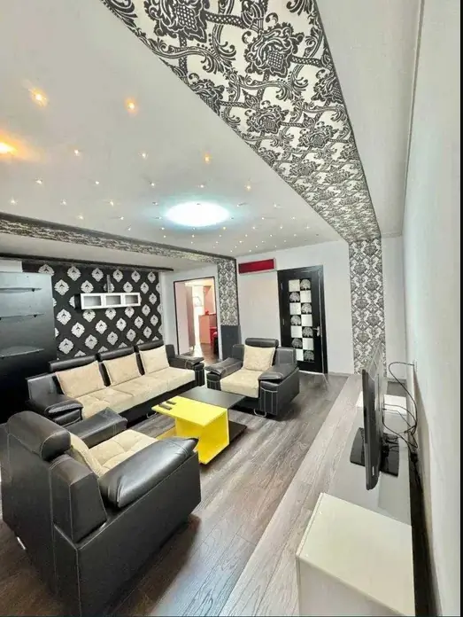 3 xonali kvartira sotiladi − 82 m²
