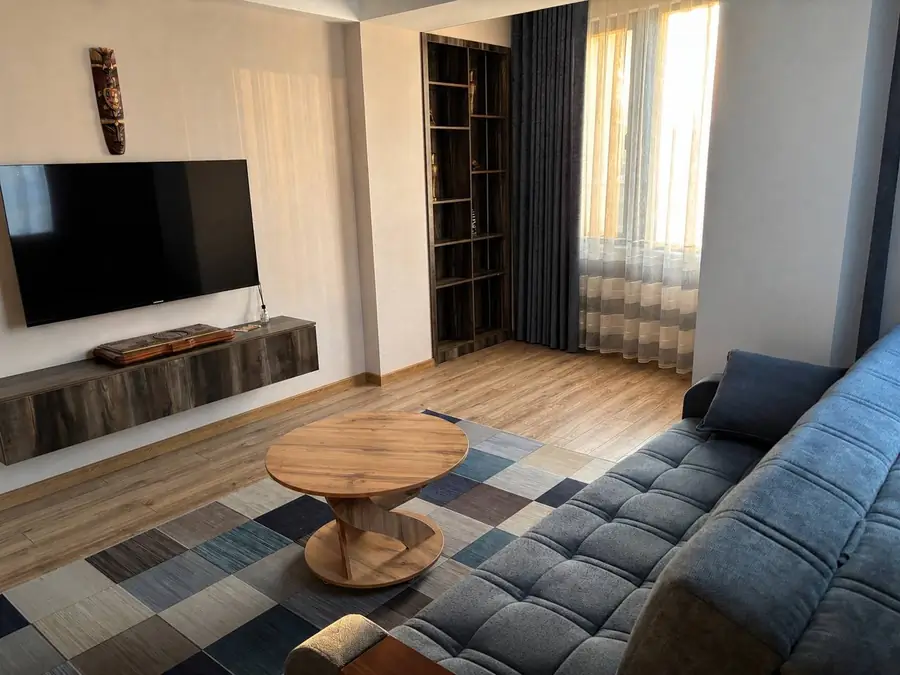 2 xonali kvartira sotiladi − 72 m²