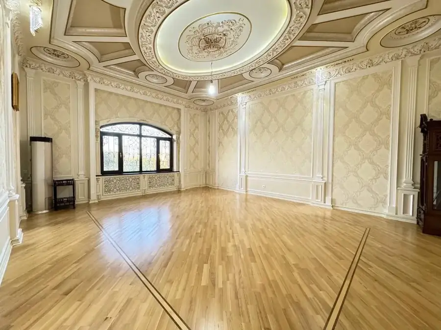 Ijaraga 5 dan ortiq xonali kvartira − 330 m²