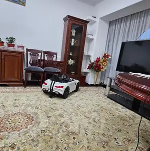 3 xonali kvartira sotiladi − 75 m²
