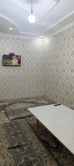 3 xonali kvartira sotiladi − 50 m²