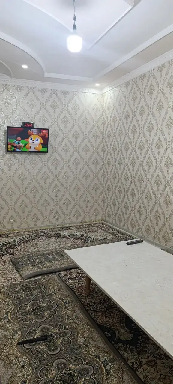 3 xonali kvartira sotiladi − 50 m²