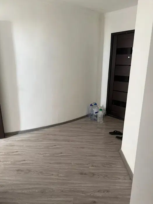 Сдается 4-комнатная квартира − 100 м²