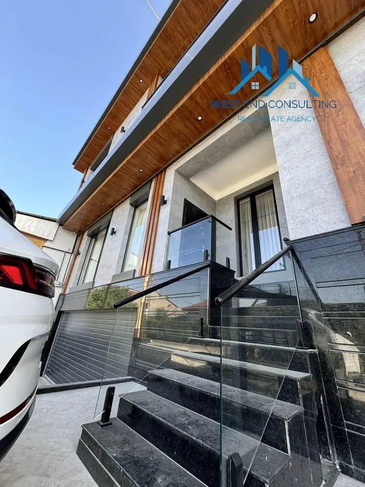Ijaraga 3 qavatli uy − 470 m²