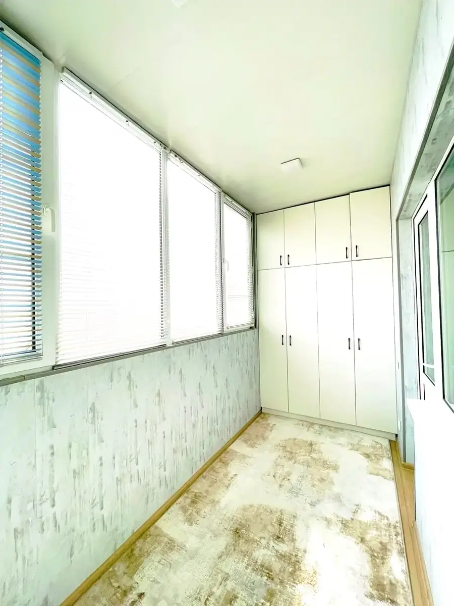 2 xonali kvartira sotiladi − 65 m²
