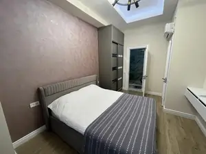 Сдается 3-комнатная квартира − 100 м²