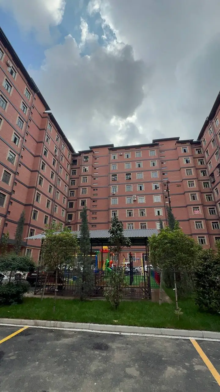 2 xonali kvartira sotiladi − 65 m²