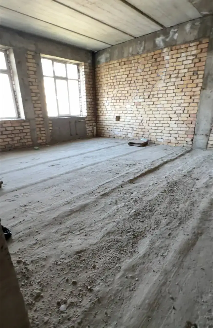 Более 5 xonali kvartira sotiladi − 411 m²