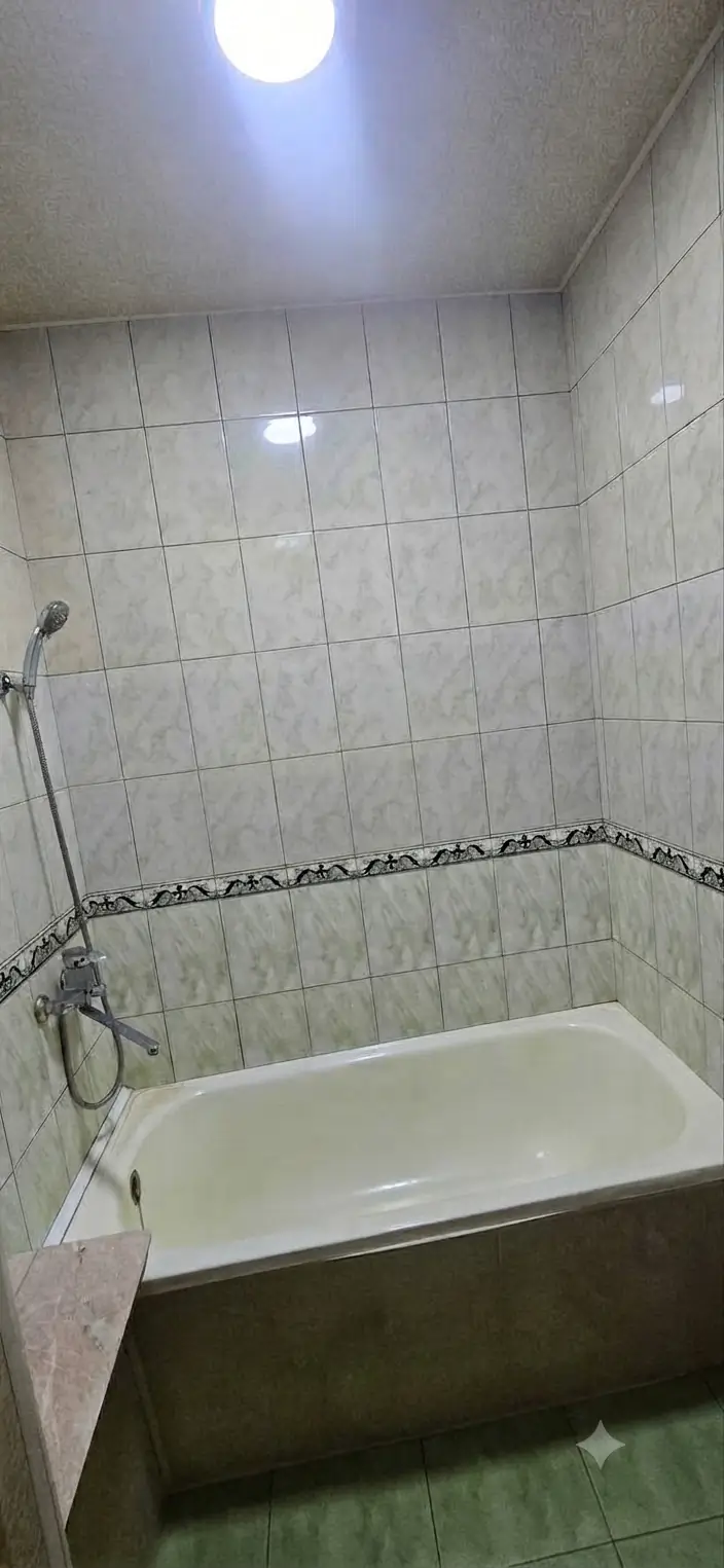 2 xonali kvartira sotiladi − 60 m²