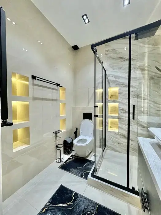 Сдается 4-комнатная квартира − 230 м²