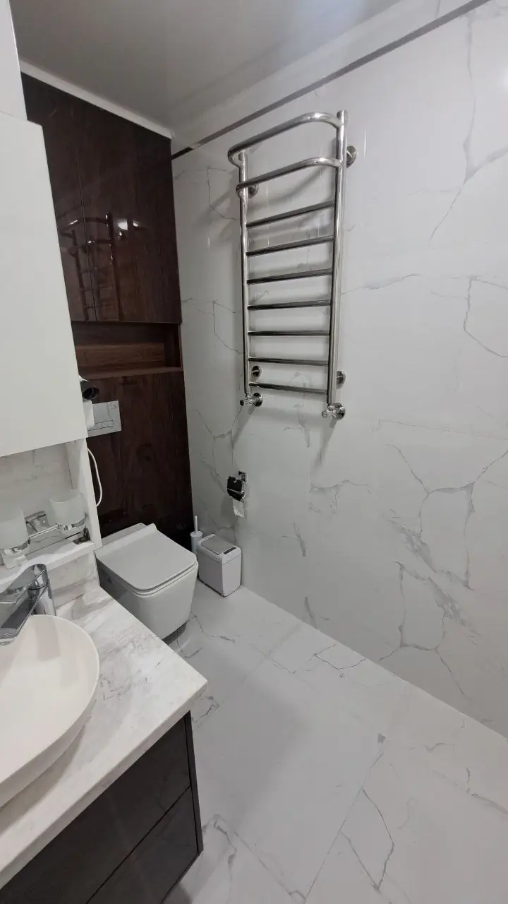 3 xonali kvartira sotiladi − 115 m²