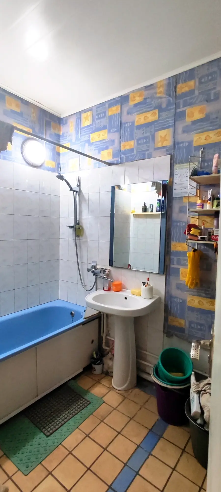 Продается 4-комнатная квартира − 131 м²