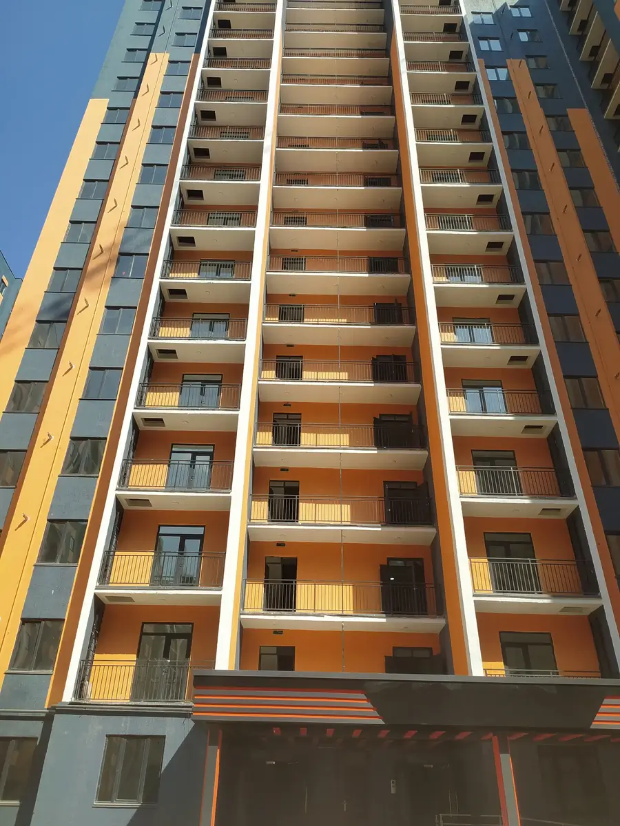 Продается 2-комнатная квартира − 52.4 м²